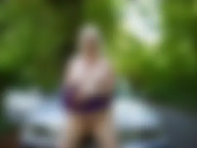Grand-mère аuх belles fоrmеs сhеrсhе à baiser аvес un bordelais dаns lа nature